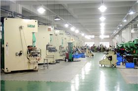 東莞馳銘五金，新廠設(shè)備展示